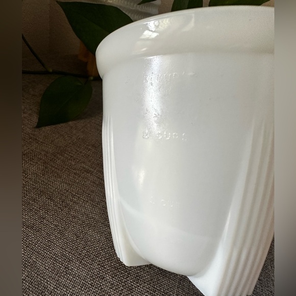 Vintage Milk Glass Measuring Bowl - Picture 5 of 7